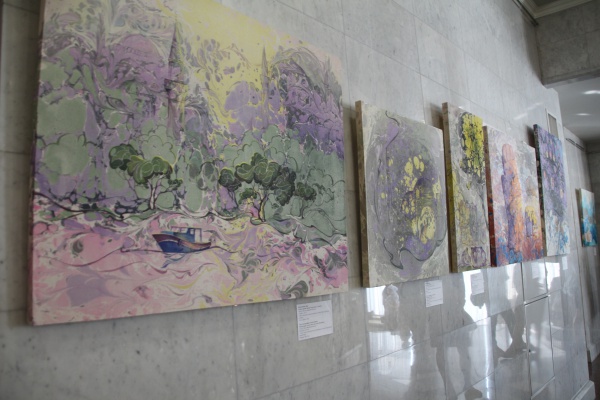 "Грезы на воде": уникальная выставка работ эбру открылась в Казанском кремле. Новости мечети