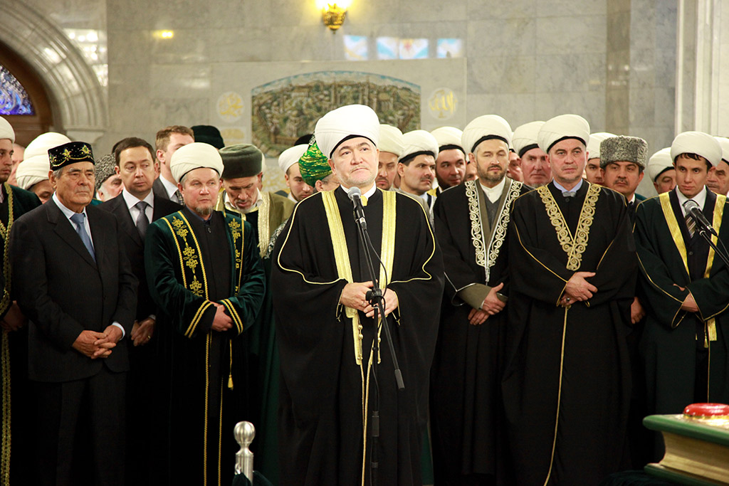 Председатель Совета муфтиев России выступает в мечети Кул-Шариф