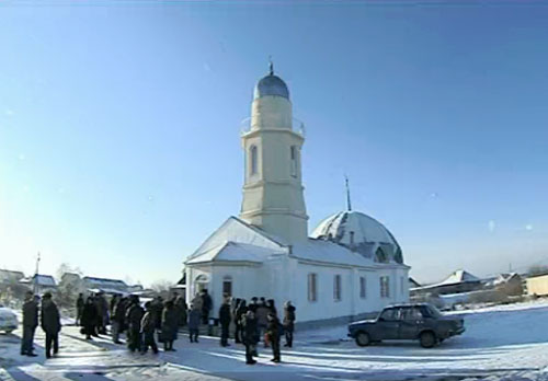 Ковер с изображением мечети "Кул-Шариф" был подарен новой мечети в Томской области. Новости мечети